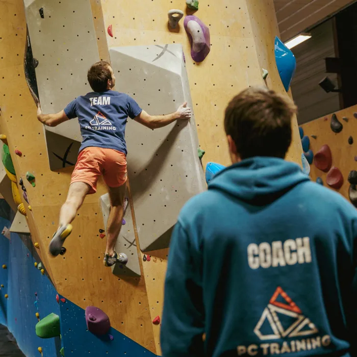 Image d'escalade en salle (au perchoir Crolles)